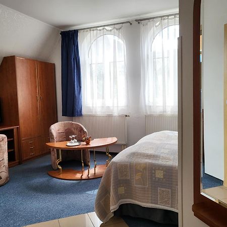 Hotel Margit Тренчианске-Теплице Экстерьер фото