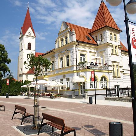 Hotel Margit Тренчианске-Теплице Экстерьер фото