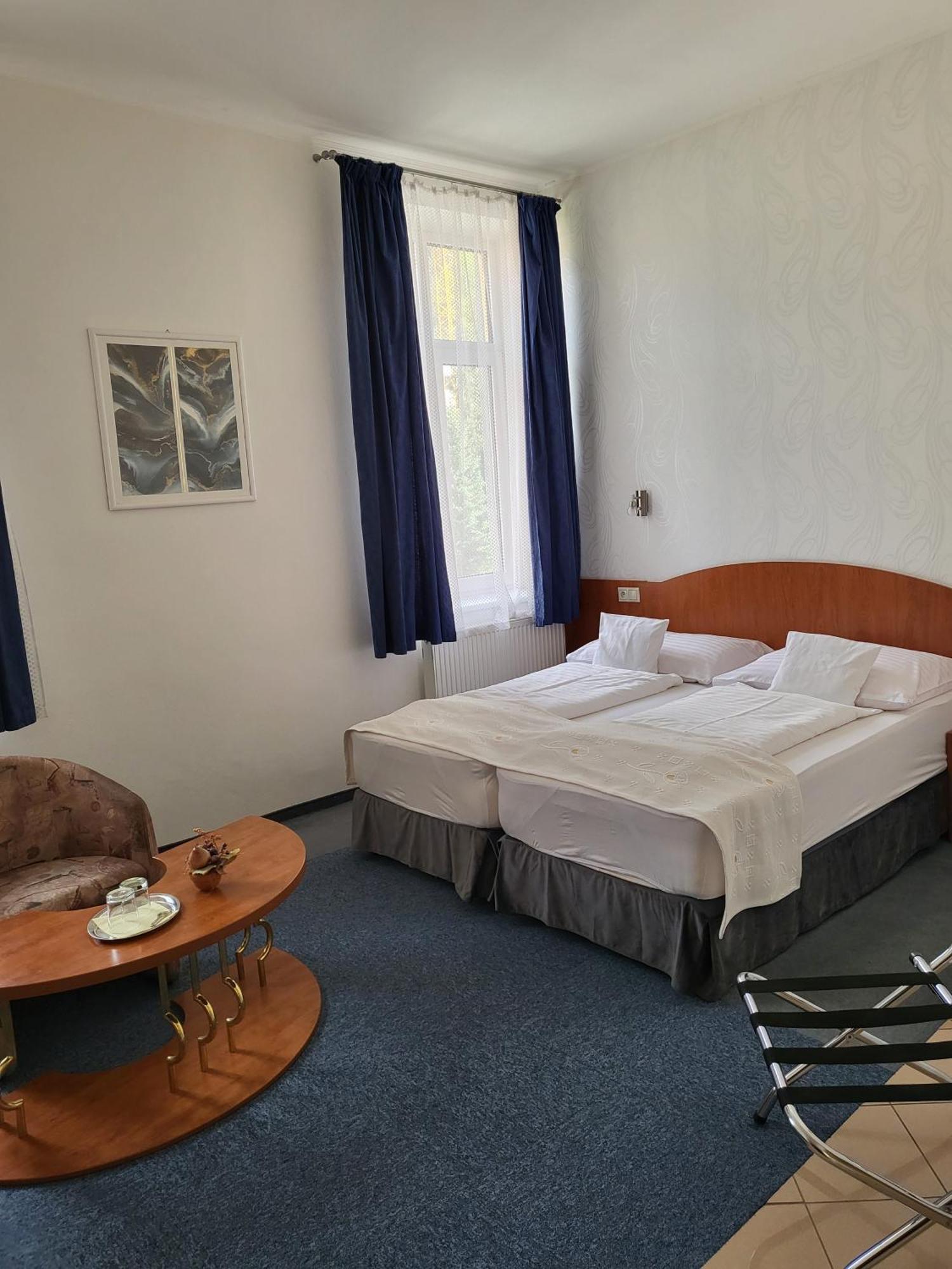 Hotel Margit Тренчианске-Теплице Экстерьер фото