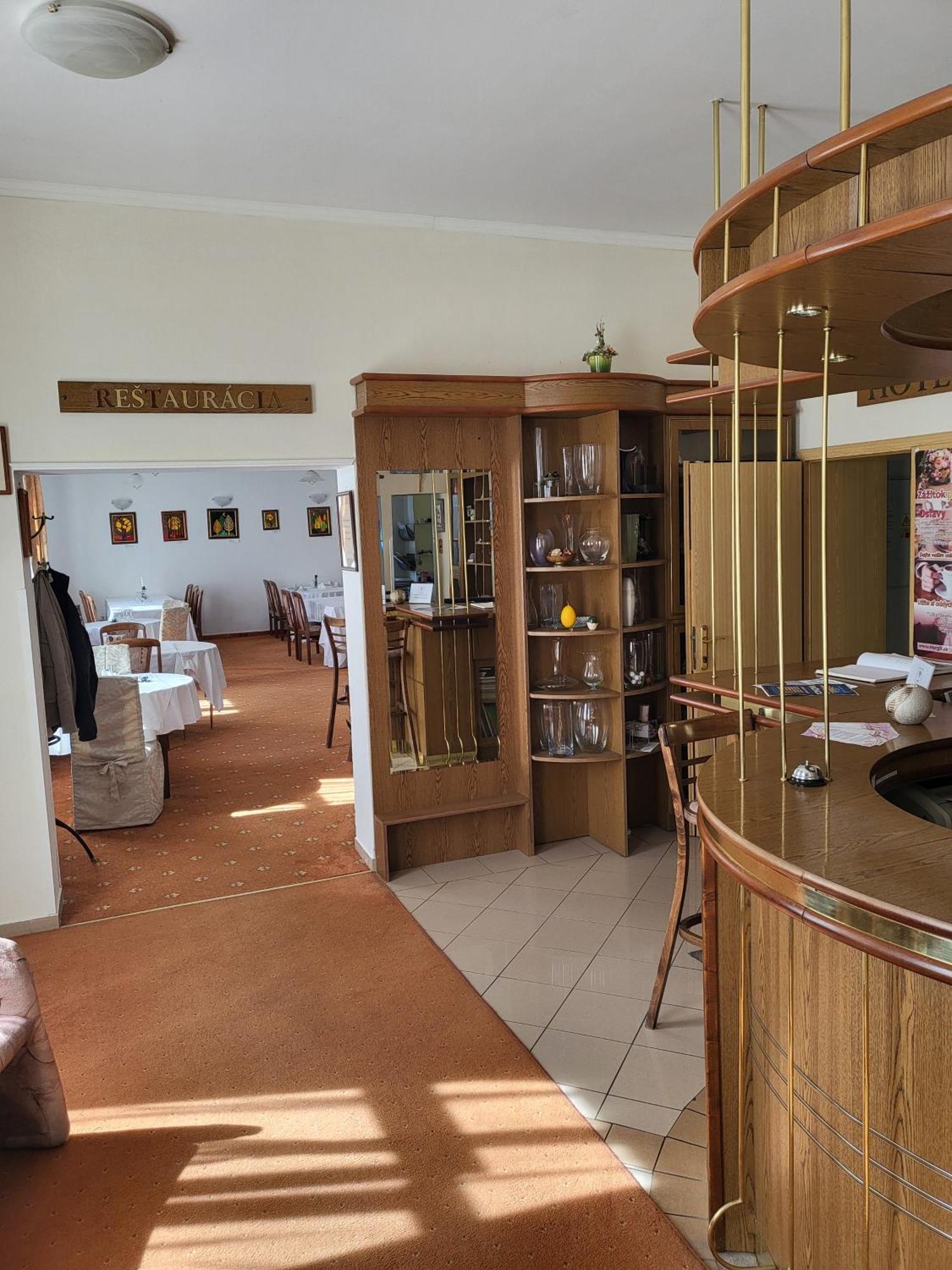 Hotel Margit Тренчианске-Теплице Экстерьер фото