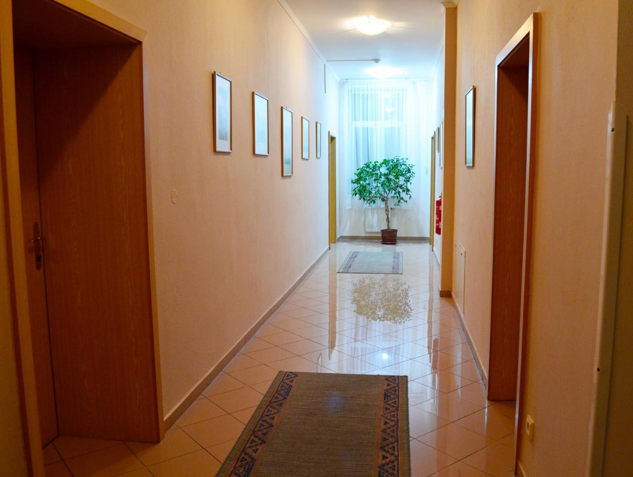 Hotel Margit Тренчианске-Теплице Экстерьер фото